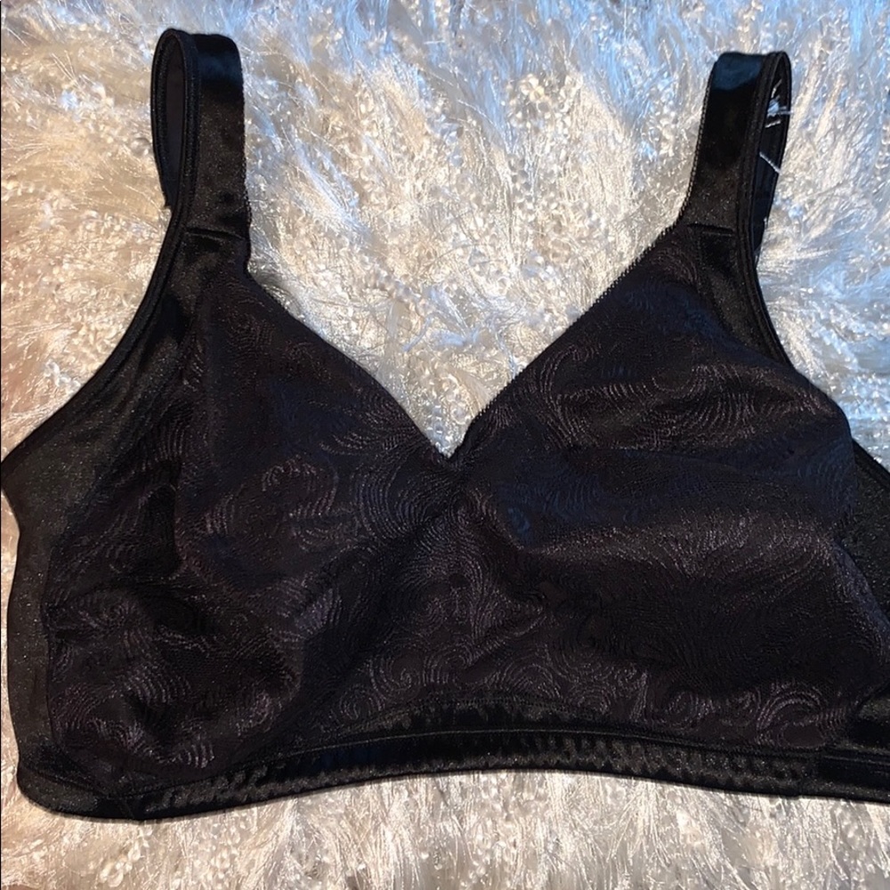 Playtex bra 42 D. NWOT! Great deal!